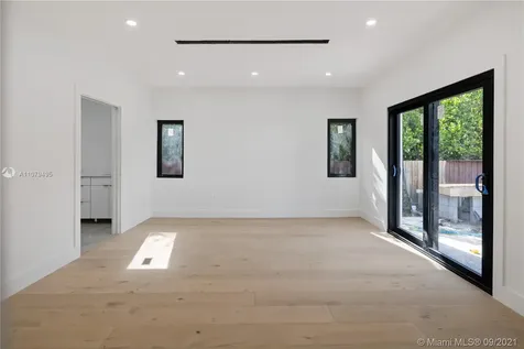 4450 Alton Road Miami Beach FL 33140