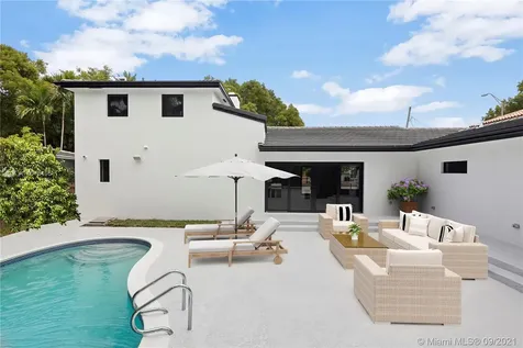 4450 Alton Road Miami Beach FL 33140
