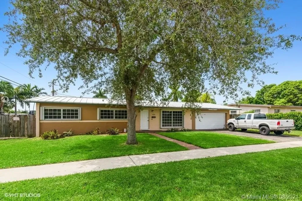 9320 SW 181st Street Palmetto Bay FL 33157