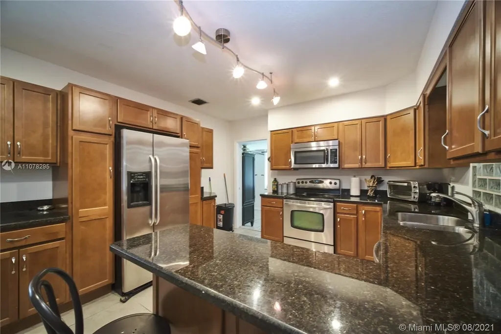 5810 SW 62nd Terrace Miami FL 33143