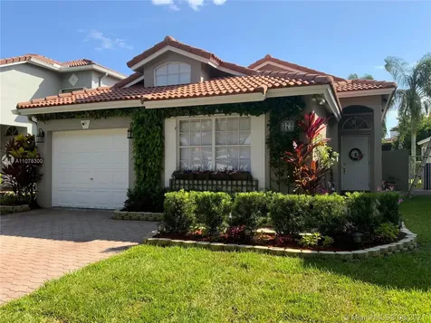372 NW 107th Avenue Pembroke Pines FL 33026