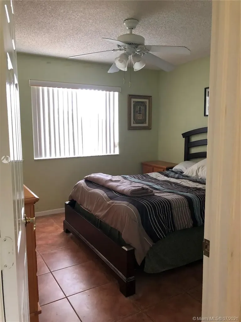7681 NW 166th Terrace Hialeah FL 33015