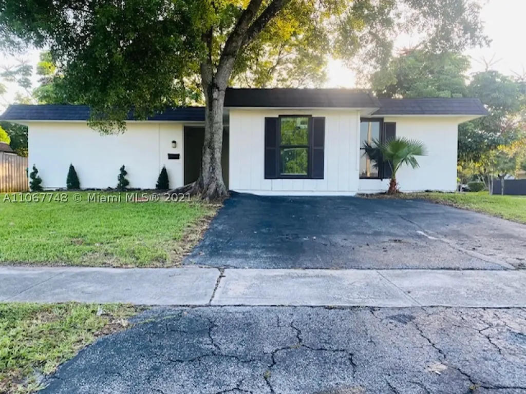8007 NW 74th Terrace Tamarac FL 33321