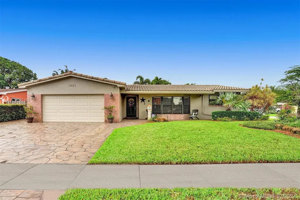 1901 NW 82nd Terrace Pembroke Pines FL 33024