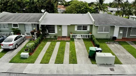 2059 SW 100th Court Miami FL 33165