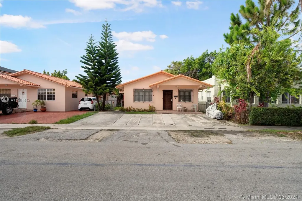 3544 SW 24th Street Miami FL 33145