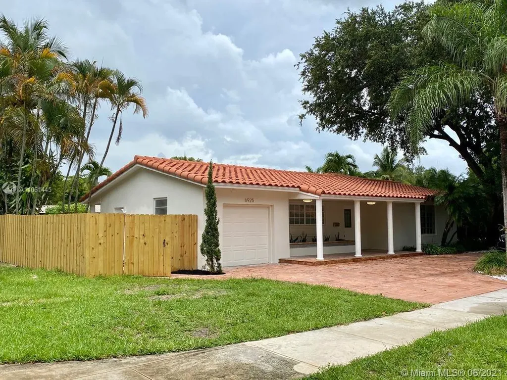 6925 Willow Lane Miami Lakes FL 33014