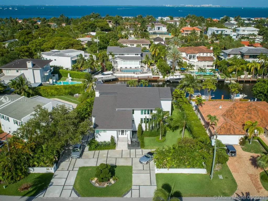 6819 Sunrise Place Coral Gables FL 33133