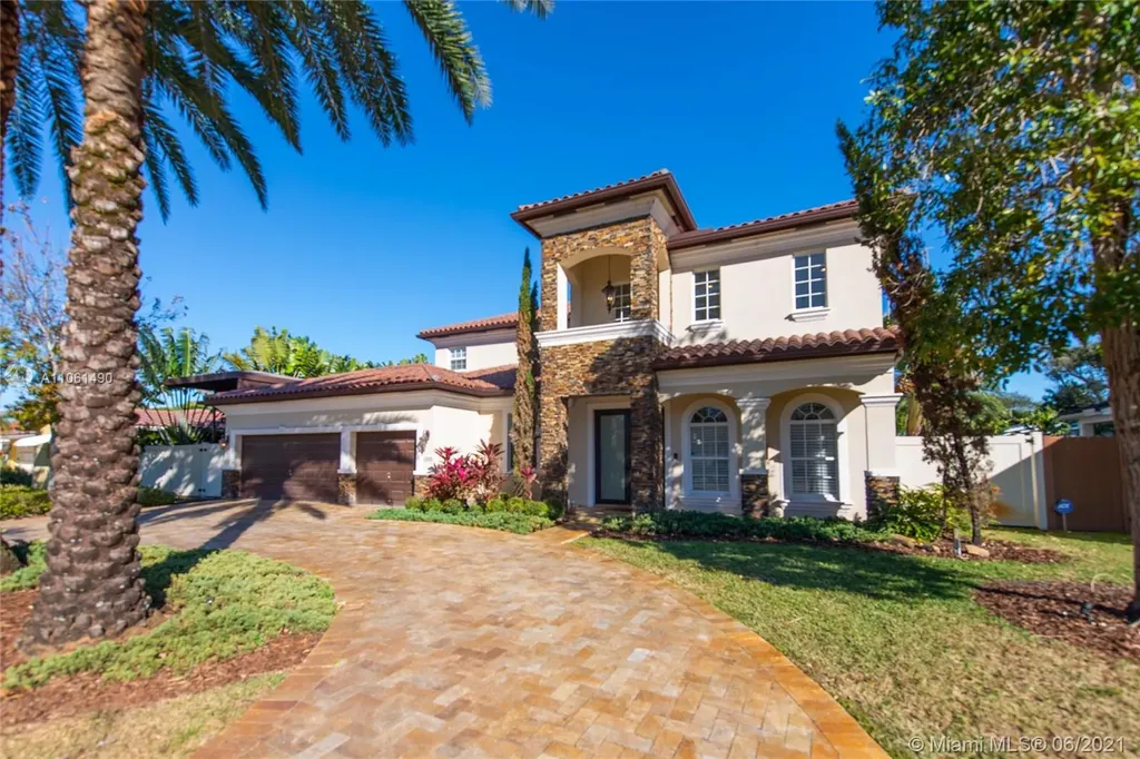 1105 Bluebird Avenue Miami Springs FL 33166
