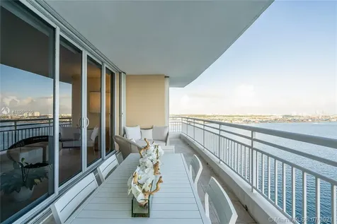 808 Brickell Key Drive Miami FL 33131
