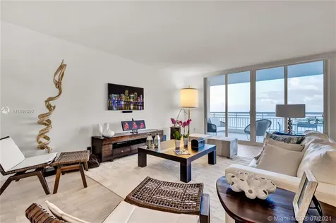 808 Brickell Key Drive Miami FL 33131