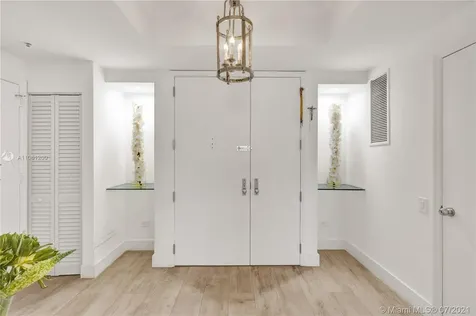808 Brickell Key Drive Miami FL 33131
