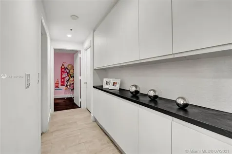 808 Brickell Key Drive Miami FL 33131