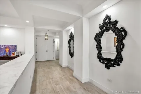 808 Brickell Key Drive Miami FL 33131