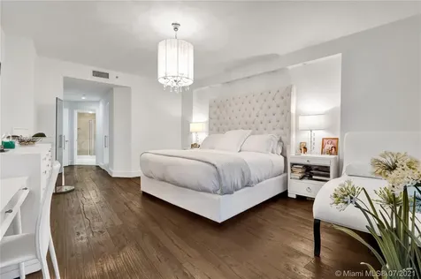 808 Brickell Key Drive Miami FL 33131