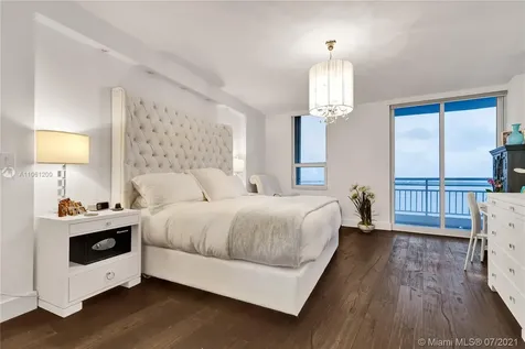808 Brickell Key Drive Miami FL 33131