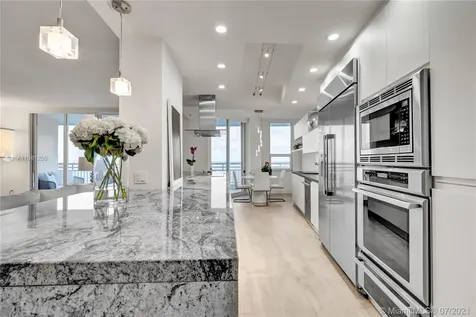 808 Brickell Key Drive Miami FL 33131