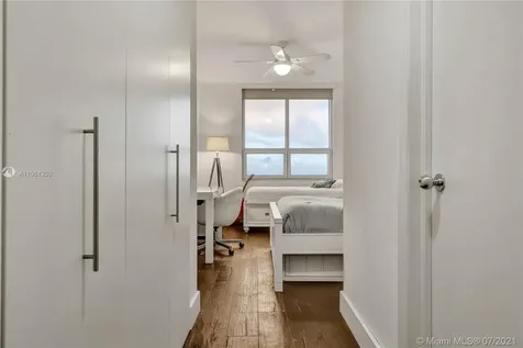 808 Brickell Key Drive Miami FL 33131