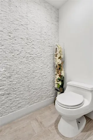 808 Brickell Key Drive Miami FL 33131
