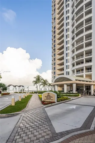 808 Brickell Key Drive Miami FL 33131