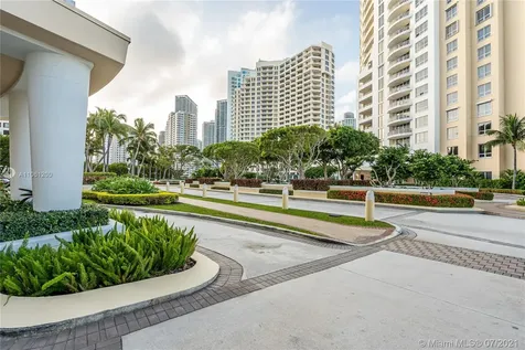 808 Brickell Key Drive Miami FL 33131