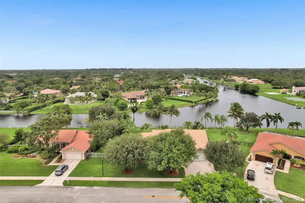 10460 SW 20th Street Davie FL 33324