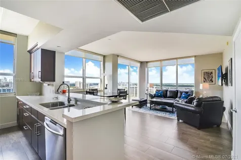 19501 W Country Club Drive Aventura FL 33180