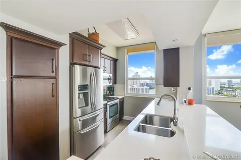 19501 W Country Club Drive Aventura FL 33180
