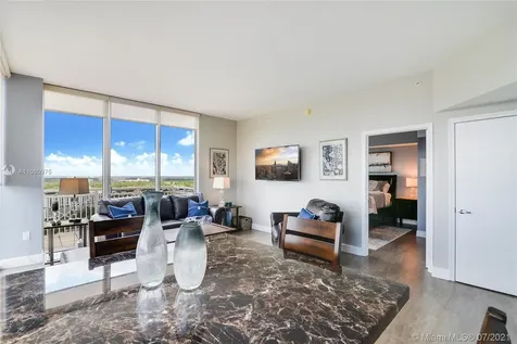 19501 W Country Club Drive Aventura FL 33180