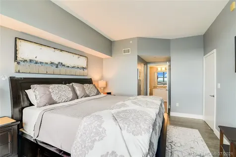 19501 W Country Club Drive Aventura FL 33180