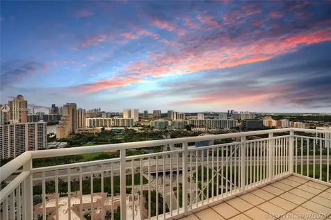 19501 W Country Club Drive Aventura FL 33180