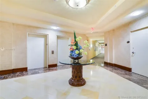 19501 W Country Club Drive Aventura FL 33180