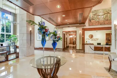 19501 W Country Club Drive Aventura FL 33180