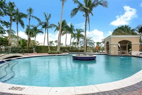 19501 W Country Club Drive Aventura FL 33180