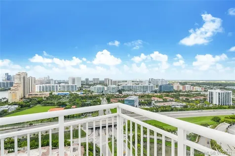 19501 W Country Club Drive Aventura FL 33180