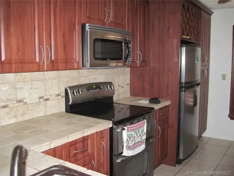 1130 NW 99th Avenue Pembroke Pines FL 33024