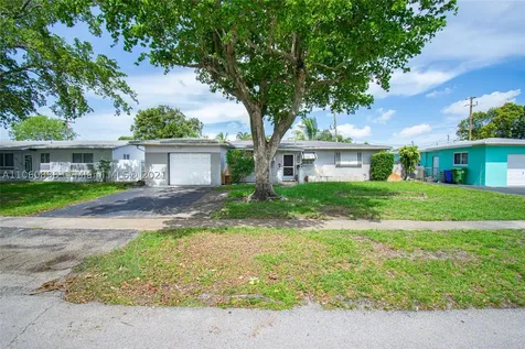 621 NW 78th Avenue Pembroke Pines FL 33024