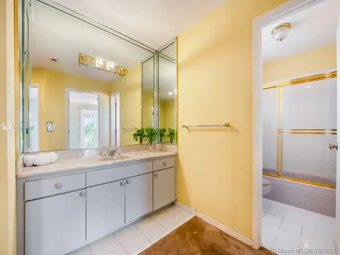 911 SW 57th Avenue Coral Gables FL 33144