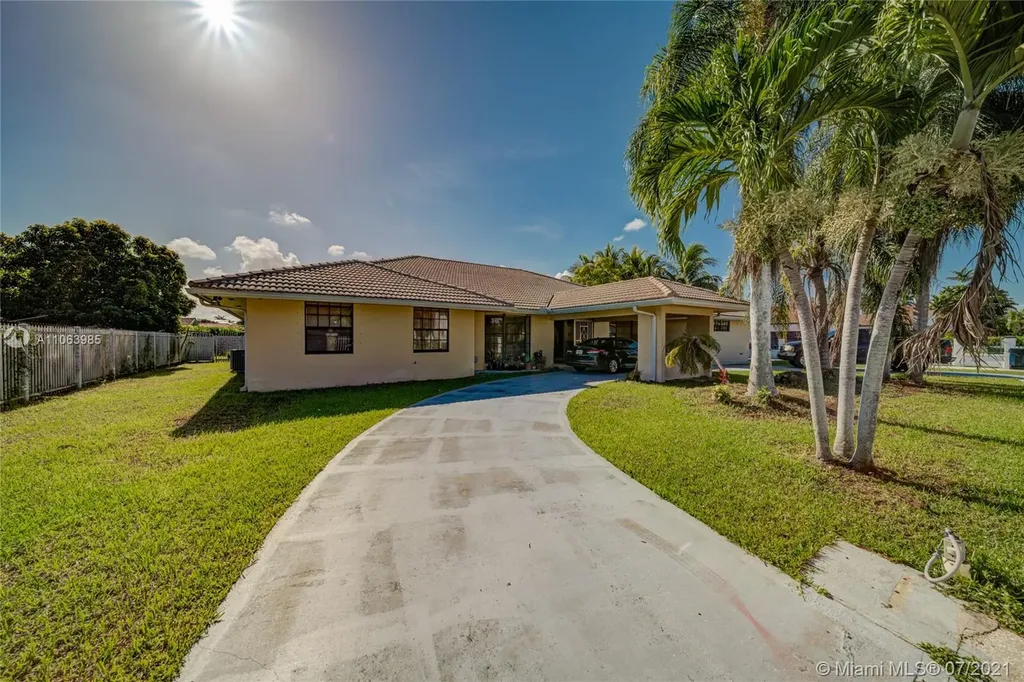 3097 SW 111th Avenue Miami FL 33165