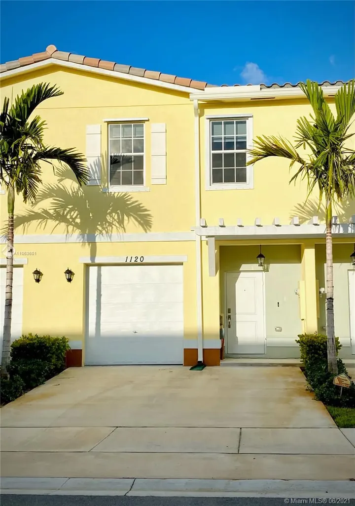 1120 NW 40th Way Lauderhill FL 33313