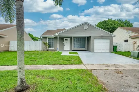 8619 SW 14th Street Pembroke Pines FL 33025