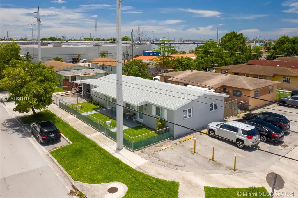 2491 W 9th Lane Hialeah FL 33010