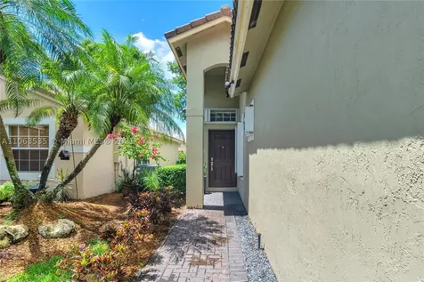 16414 Sapphire Street Weston FL 33331