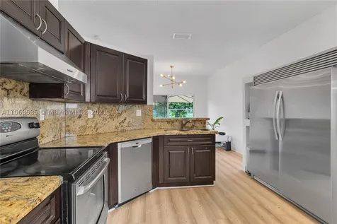 16414 Sapphire Street Weston FL 33331