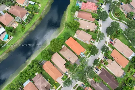 16414 Sapphire Street Weston FL 33331
