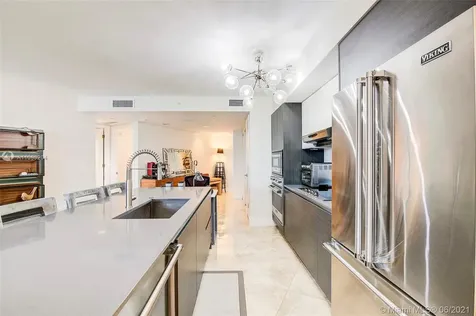 9821 E Bay Harbor Drive Bay Harbor Islands FL 33154