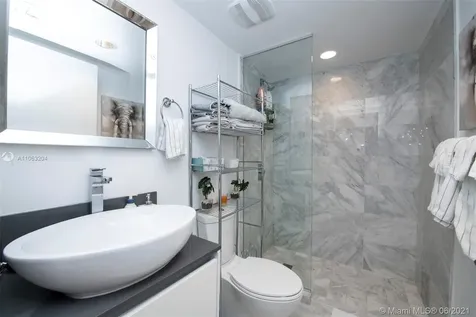 9821 E Bay Harbor Drive Bay Harbor Islands FL 33154