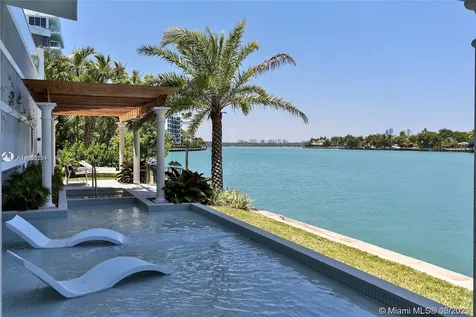 9821 E Bay Harbor Drive Bay Harbor Islands FL 33154