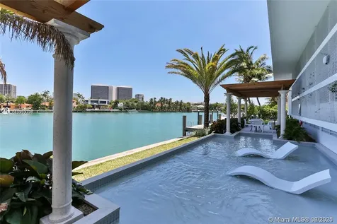 9821 E Bay Harbor Drive Bay Harbor Islands FL 33154