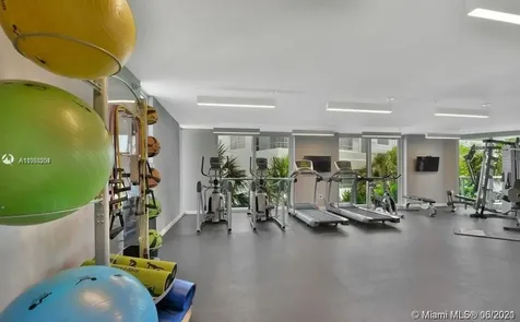 9821 E Bay Harbor Drive Bay Harbor Islands FL 33154